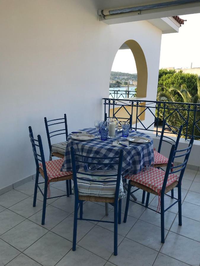 The Swan And The Gull, Porto Rafti Yacht Harbor Apartment Exterior photo