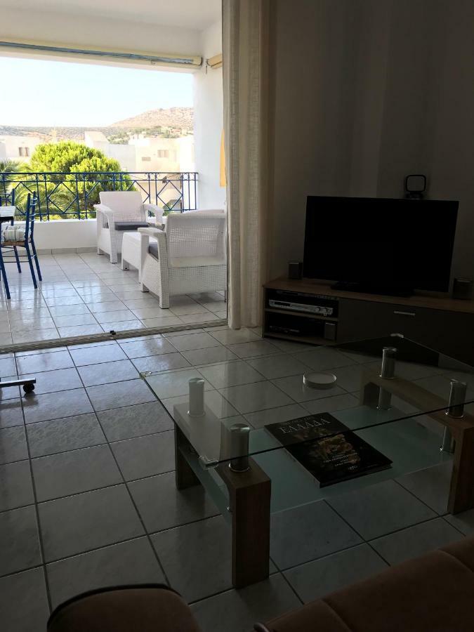 The Swan And The Gull, Porto Rafti Yacht Harbor Apartment Exterior photo