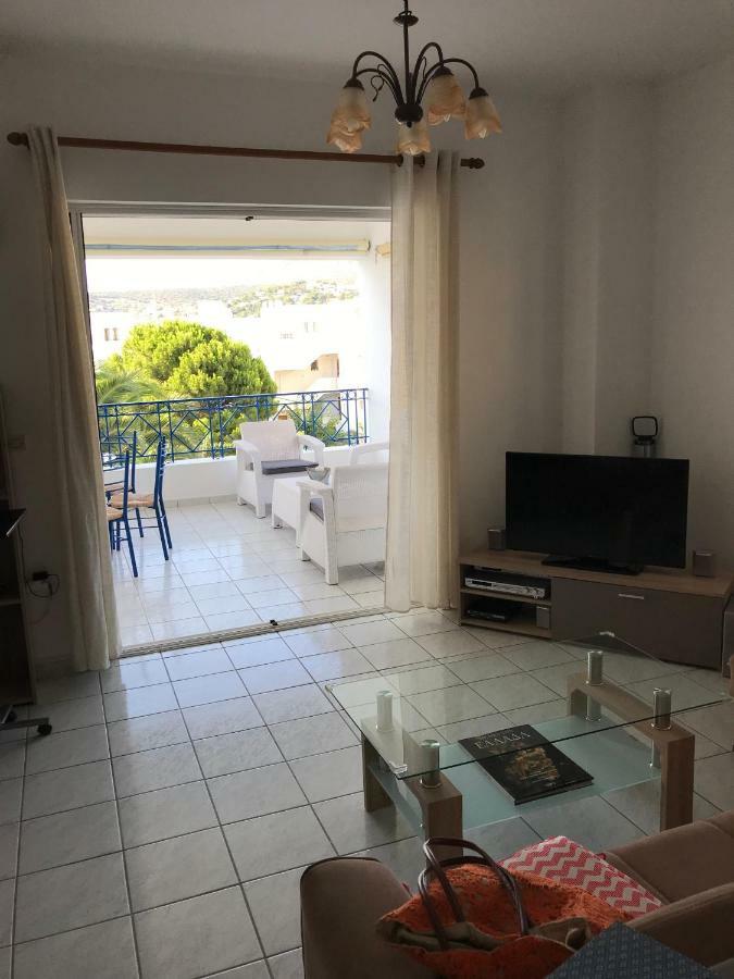 The Swan And The Gull, Porto Rafti Yacht Harbor Apartment Exterior photo