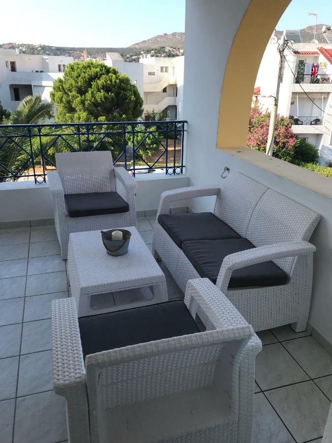 The Swan And The Gull, Porto Rafti Yacht Harbor Apartment Exterior photo