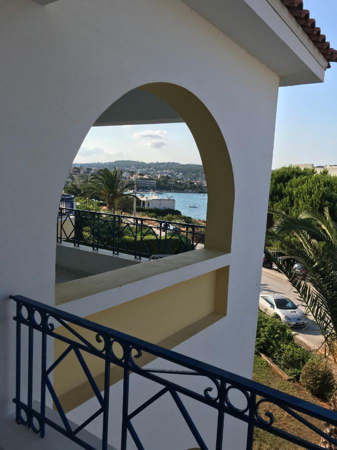 The Swan And The Gull, Porto Rafti Yacht Harbor Apartment Exterior photo